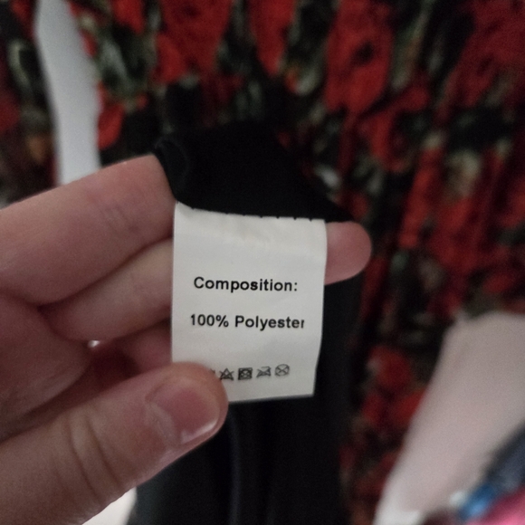 SHEIN Red and Black Floral Long Sleeve Dress - Picture 6 of 7